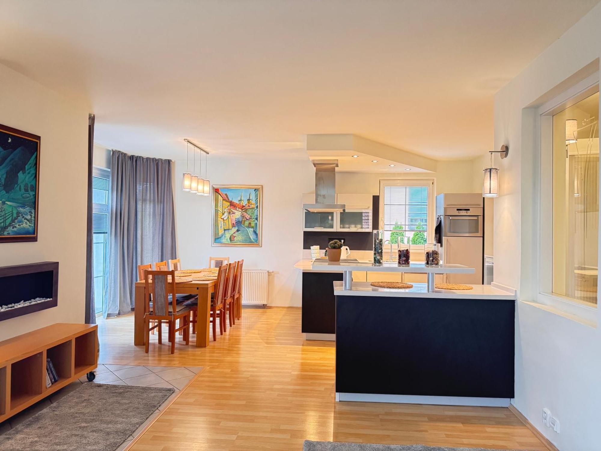 Diamondvilla, 4 Bedroom Apartment, Garden & Spa Praga Esterno foto
