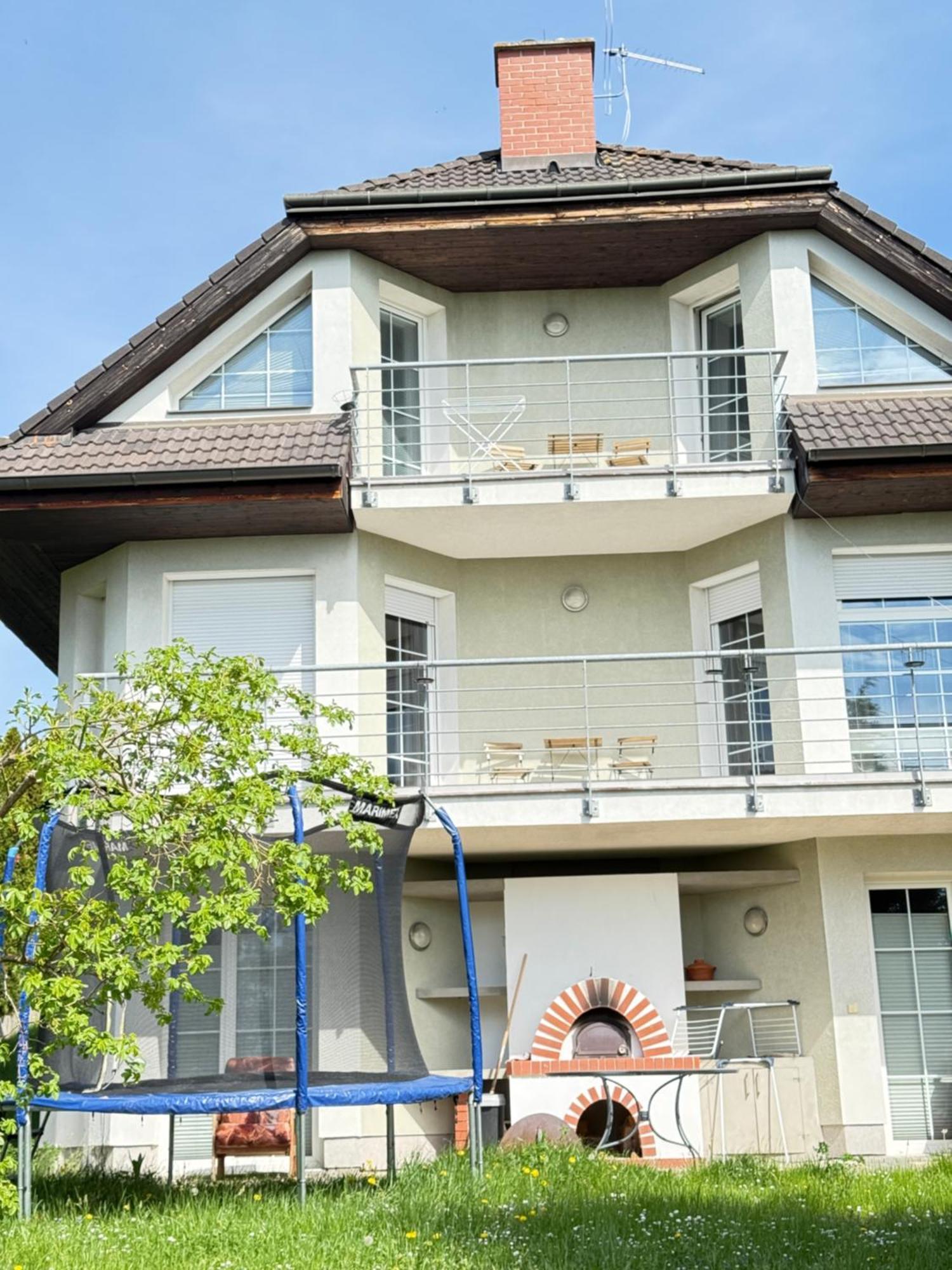 Diamondvilla, 4 Bedroom Apartment, Garden & Spa Praga Esterno foto